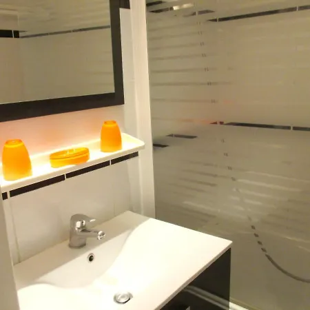 Apartment Appartement D'Une Chambre A Saint Raphael Avec Piscine Partagee *