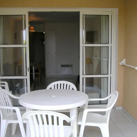 Apartment Appartement D'Une Chambre A Saint Raphael Avec Piscine Partagee *